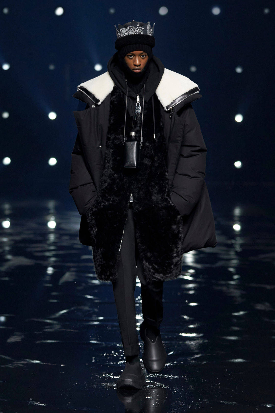 黑色|纯黑世界：Givenchy2021秋冬