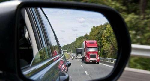 老司机开车也会犯的错 bfc25df2b2544b6a8a36887b80856bcf.jpeg