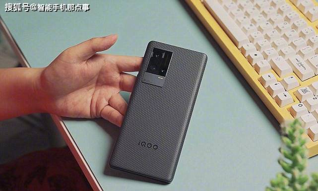 手机翻车测评 2706c5ce720540fd91766f26d4749d0b.jpeg