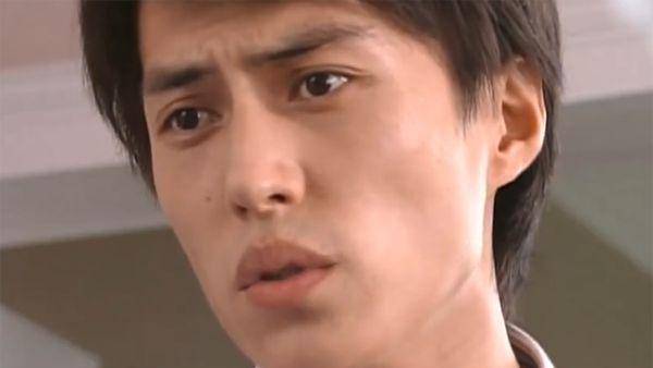 因为|43岁靳东1993年出道，二十多年摸爬滚打，如今成为富豪身价过亿