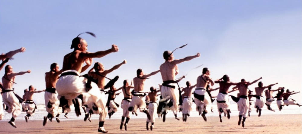 钱嘉乐|曾缔造香港电影辉煌的《龙虎武师》，光鲜背后还有你不知道的血泪辛酸