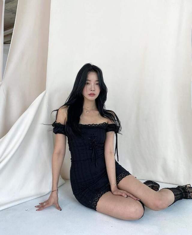 女生|把黑白灰运用到极致ins博主 很酷又带着小性感