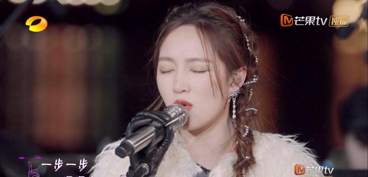 黑色|姐姐私服大盘点：张雨绮又纯又欲，郁可唯少女感十足，宁静太飒了