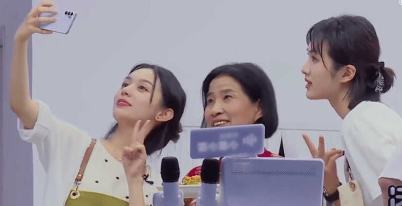 周也超|《中餐厅》周也超圈粉，连带Obag也火了