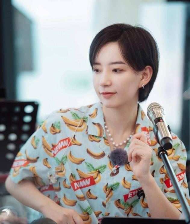 黑色|姐姐私服大盘点：张雨绮又纯又欲，郁可唯少女感十足，宁静太飒了