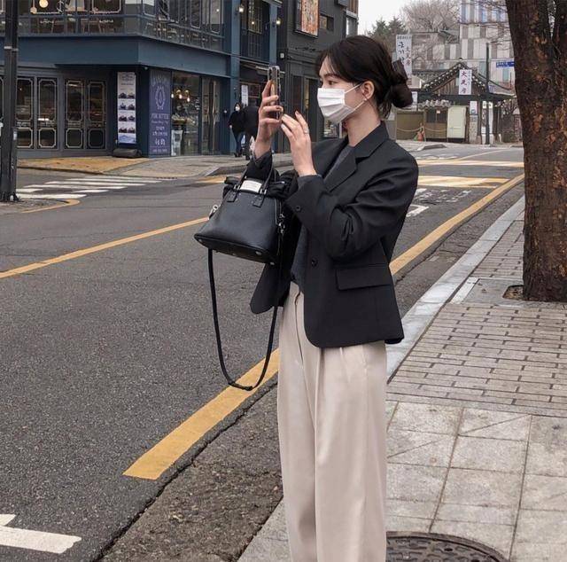 短裙|入秋后穿“西装”，这几个“穿搭雷区”尽量避开，哪怕你身材再好