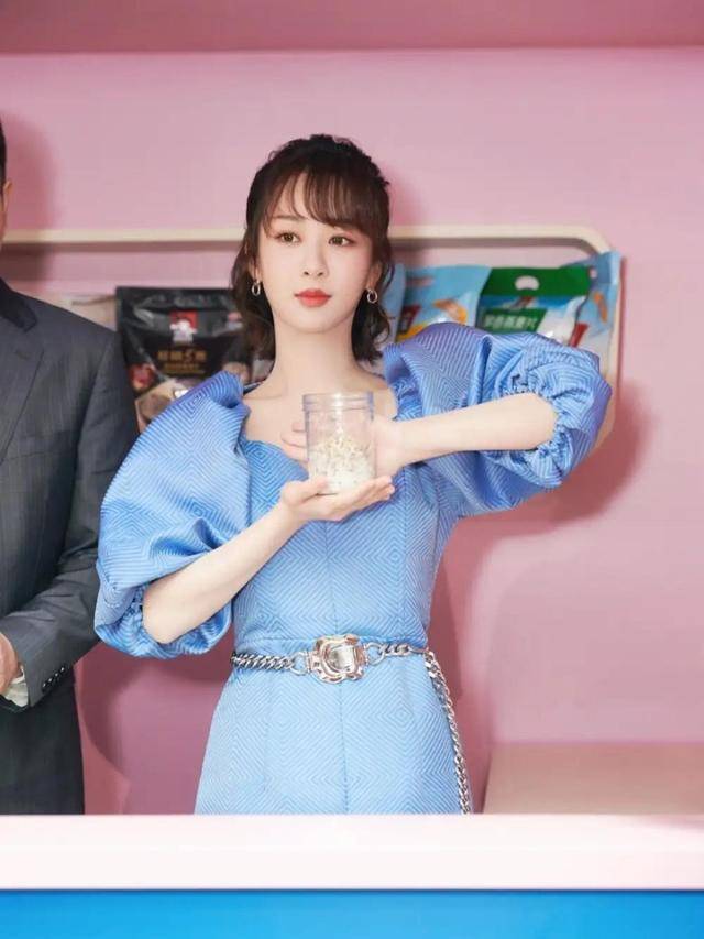 设计|杨紫造型师终于给力，穿蓝色泡泡裙如迪士尼在逃公主，这气质真赞