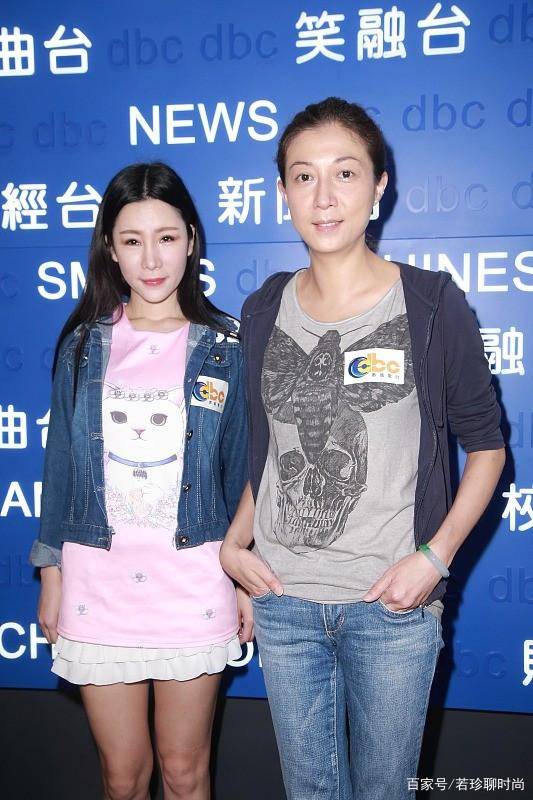 活动|袁咏仪和吴绮莉还挺合拍的，出席活动穿的差不多，看着还挺年轻