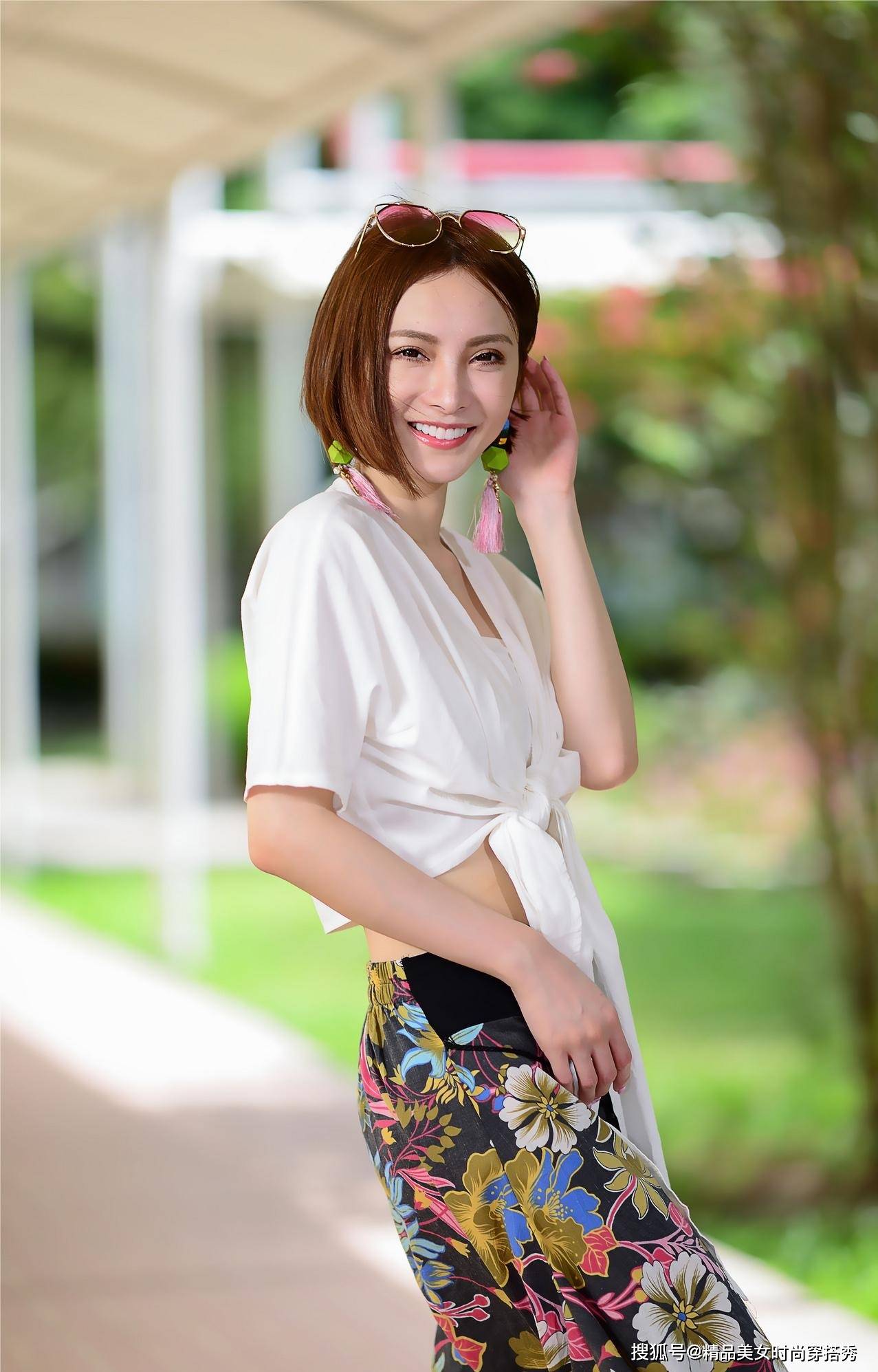 救星|阔腿裤是每个粗腿女孩子的救星！碎花阔腿裤吸睛又时尚