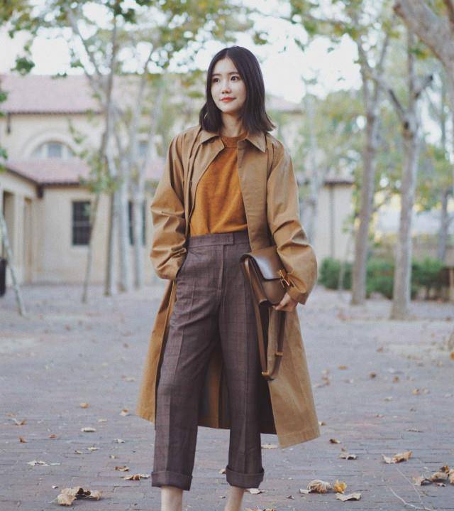 皮鞋|穿风衣时，不一定要配马丁靴才好看，今年这“4种”鞋更时髦合拍