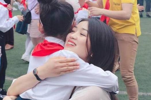 因为|资深幼儿园老师坦言：第一天上学不哭的孩子，大多出自于这些家庭