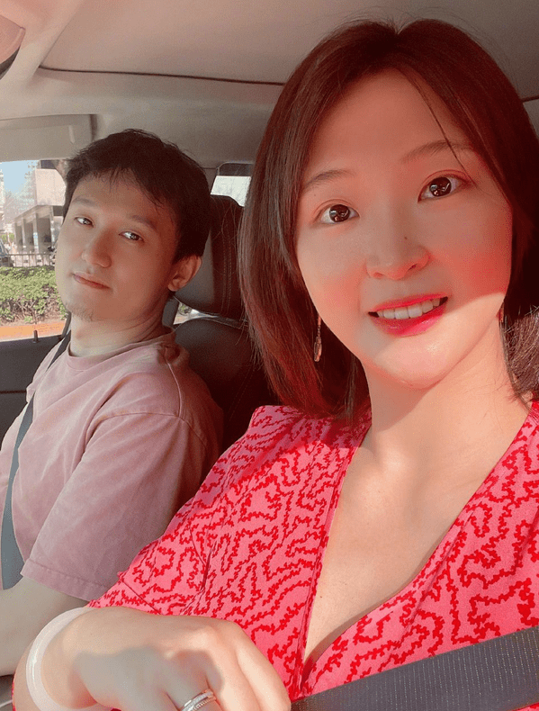 大气|惠若琪生女儿后逆生长！一袭印花裙美艳又大气，气质不输女明星