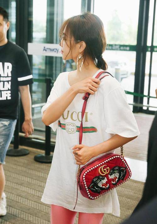 结果|蔡依林为了美穿一双粉色靴子，看着却像打底裤，网友：太尴尬了