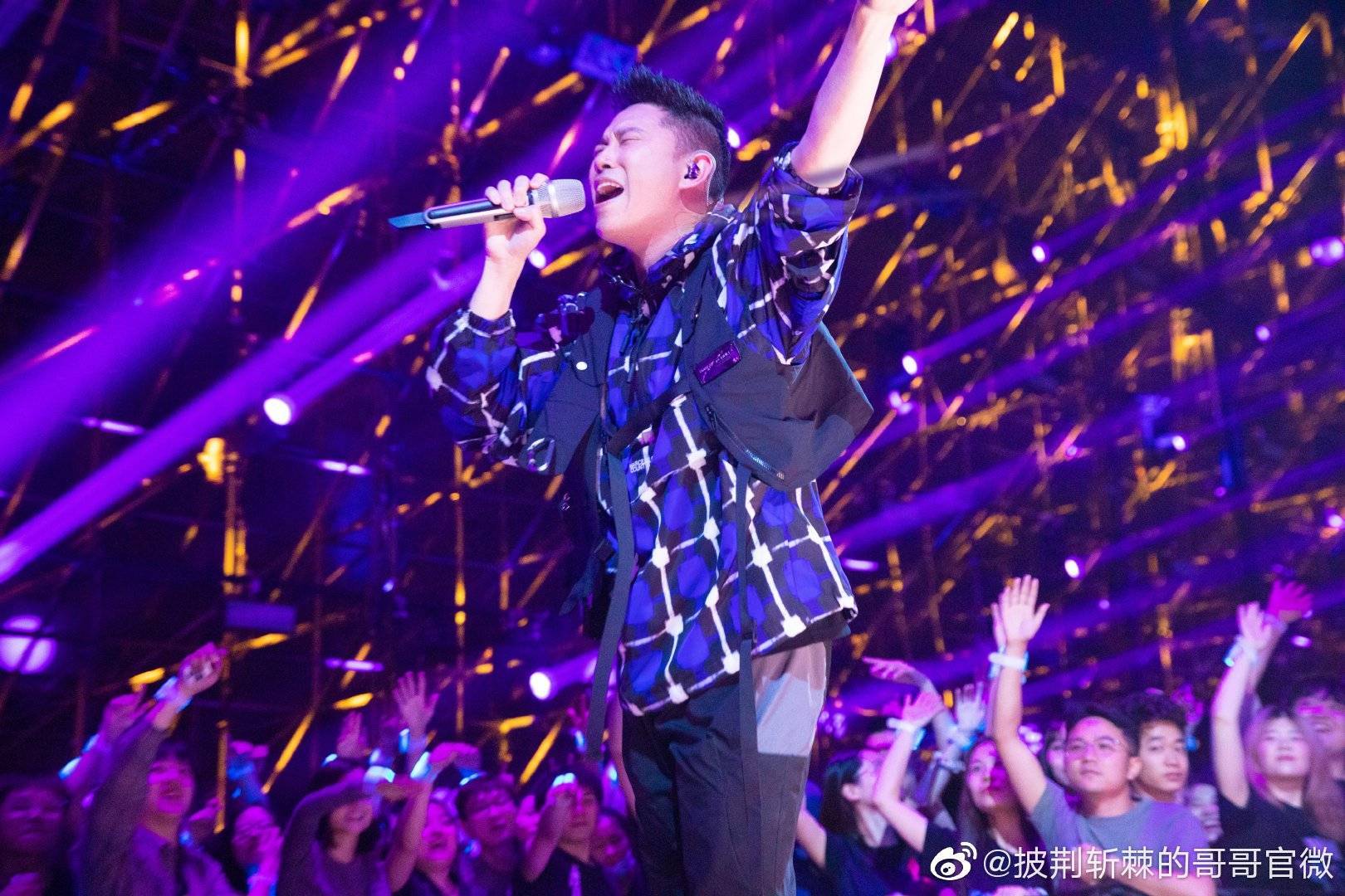 亚裔|为亚裔发声,用Freestyle回怼川普,这样的欧阳靖才是“平凡偶像”!