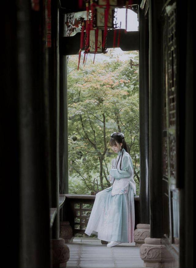 新手|被“汉服”美到了，温柔又高级，出游、约会、拍照都适合穿