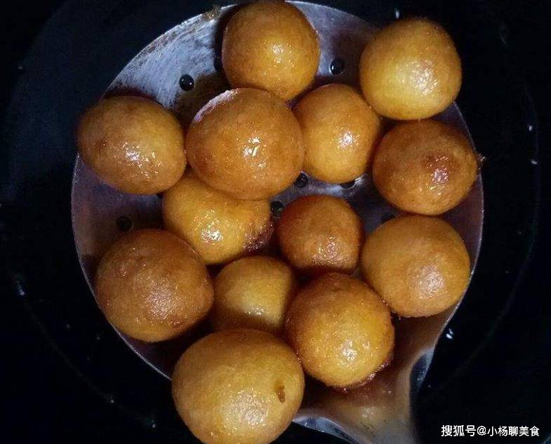 丸子|立秋后，红薯这样吃外酥里嫩，软糯香甜变小零食，大人孩子都爱吃