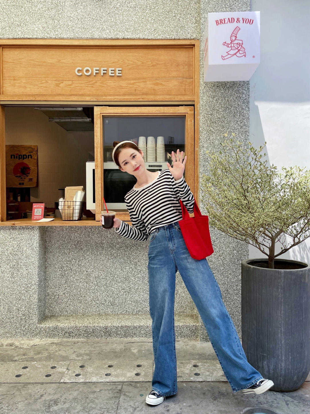 条纹|T恤怎么穿才显气质？快看看这三个小技巧，让你美得高级又洋气