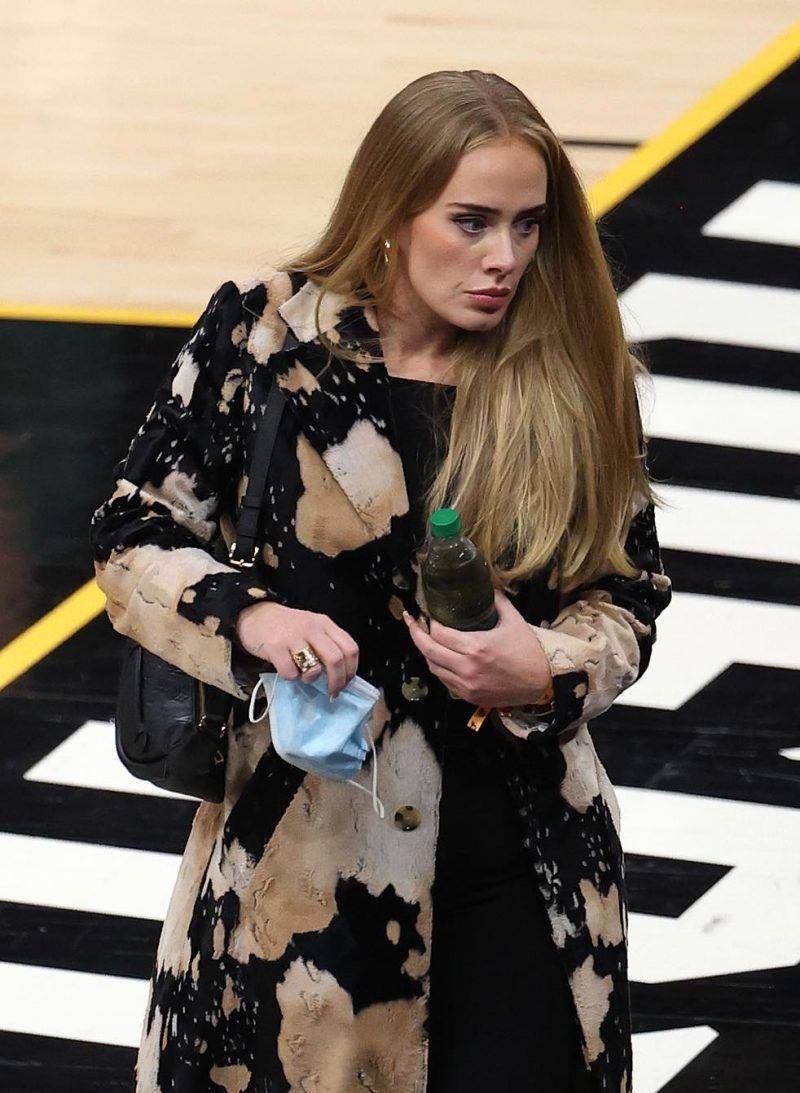 黑色|英国天后Adele减足90斤现身NBA｜4招不节食不复胖励志减肥法