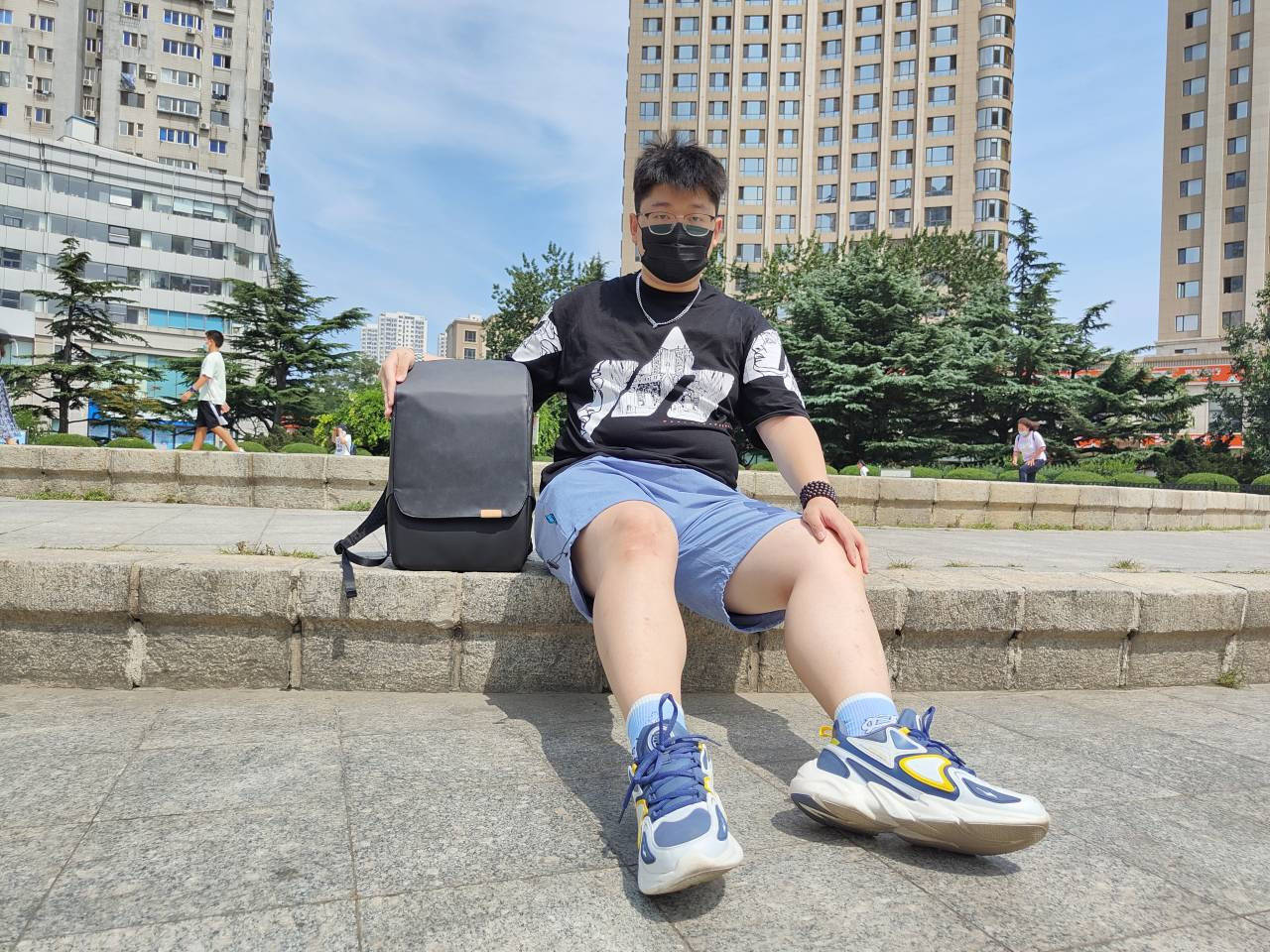 设计|简约立体的都市背包，办公通勤的零感体验！