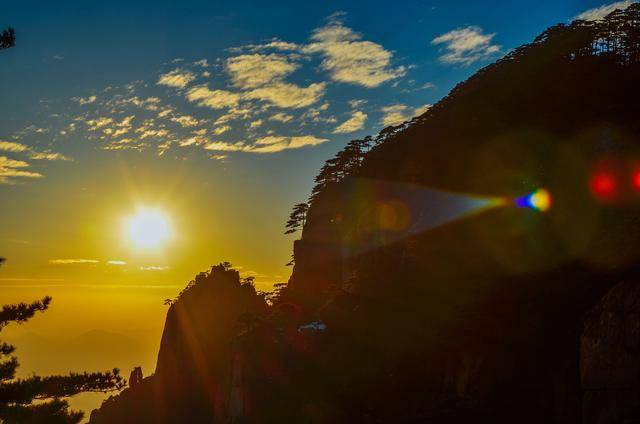 黄山排云亭真的是太壮观了这样的日落你想来感受一下吗