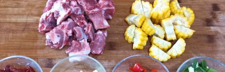 姜片|做红烧排骨时，千万不能直接焯水，否则排骨又硬又难吃！