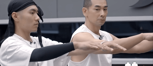 《兄弟》上演高质量男性审美派对:卓哥李三尹正A PAUL 连个热狗?