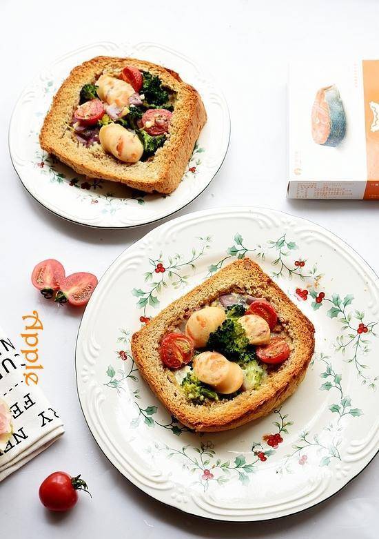 蔬菜|早餐不知给孩子吃什么,试试将吐司加蔬菜和蛋,烤一烤,太香了