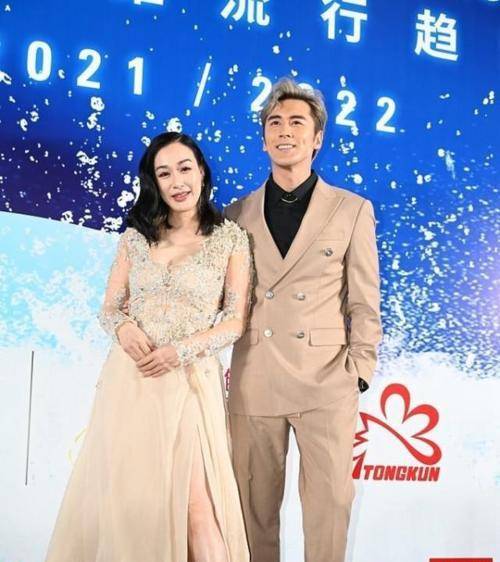 好身材|钟丽缇这回造型太成功,穿皮衣配抹胸内搭,显瘦不说还高级