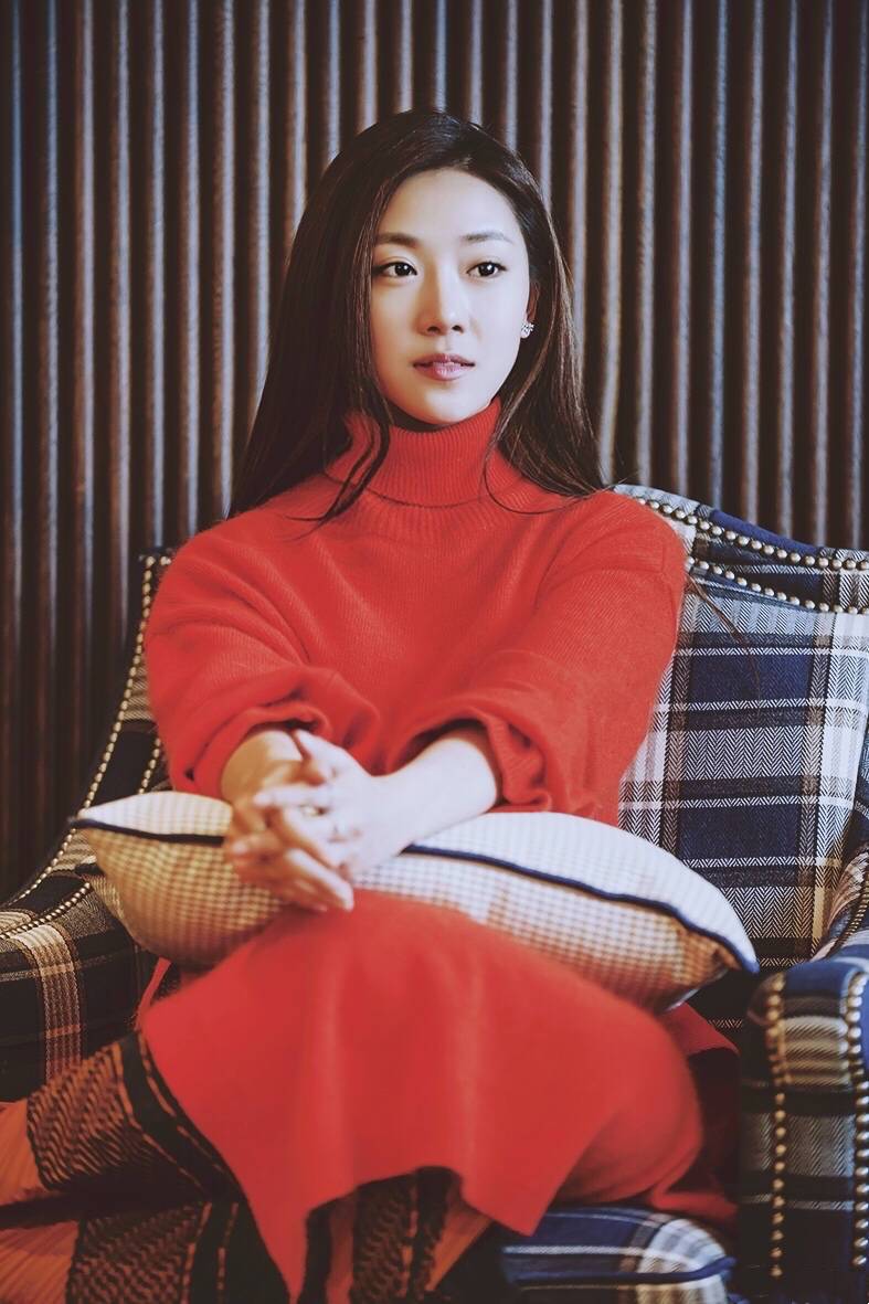 色调|菅纫姿有身材好自信,蛋糕裙穿出超模比例,妩媚明艳气质女神