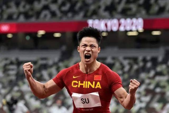 奥运|老将苏炳添奥运封神！创亚洲新纪录真长国人脸，穿中国红英姿飒爽！