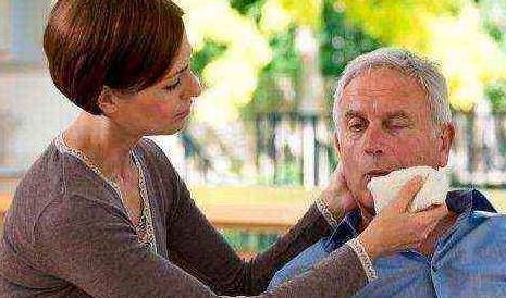 小动作|中老年中风发病呈“井喷”态势，快学这个简单小动作，可有效预防