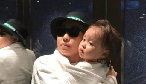 因为|叶海洋跑俄罗斯“拼二胎”，无偶式育儿让人赞叹，又忍不住担忧