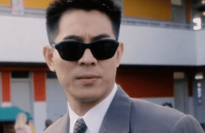 他和李连杰的搭档一直不温不火 和周星驰演话剧更是家喻户晓