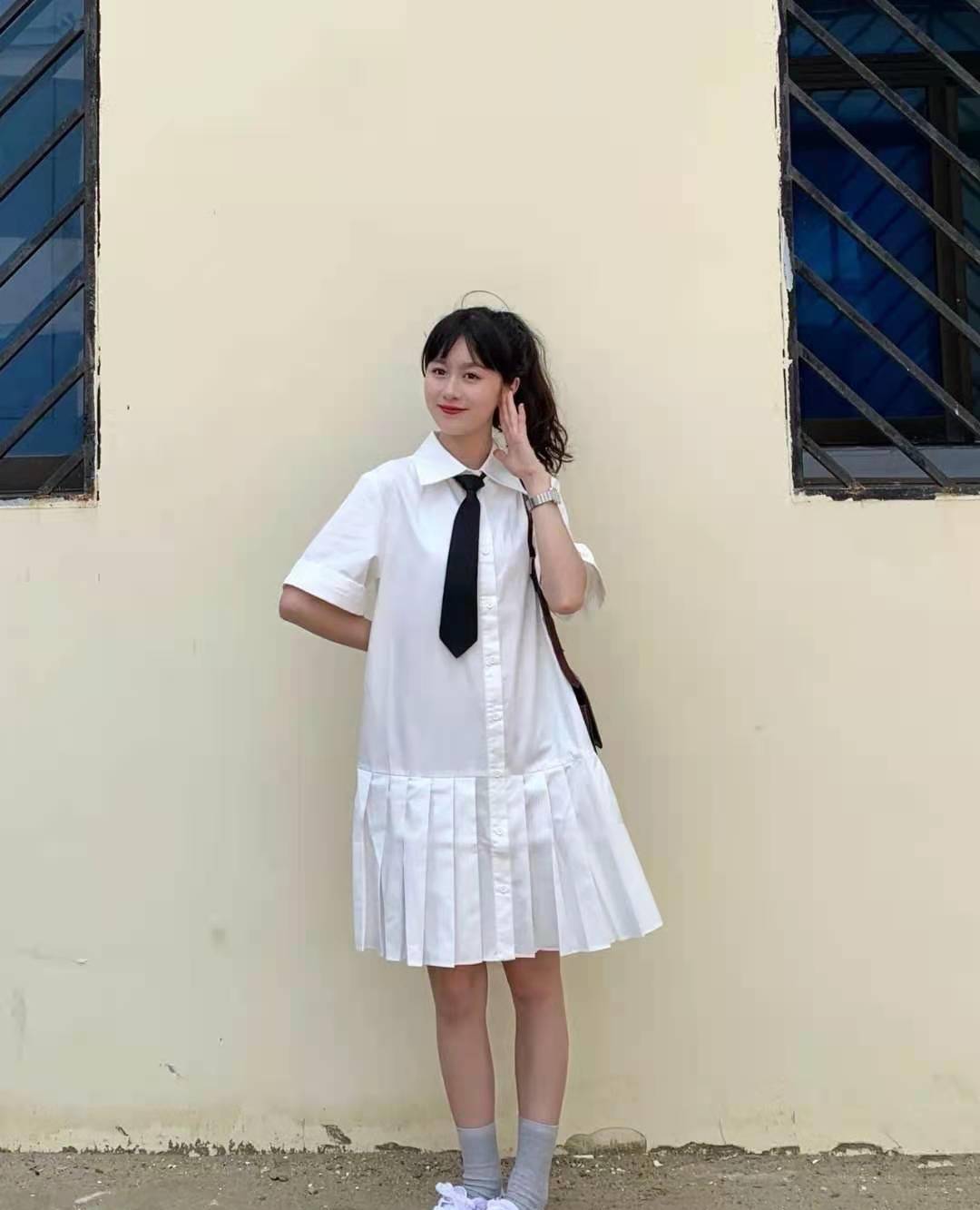 女生|今夏别买百褶裙了,这“3条裙子”更值得入手,时髦吸睛又显瘦