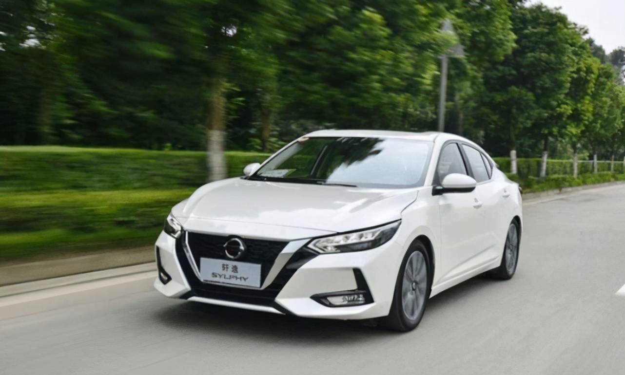 10万级家轿的对决选轩逸还是第七代伊兰特