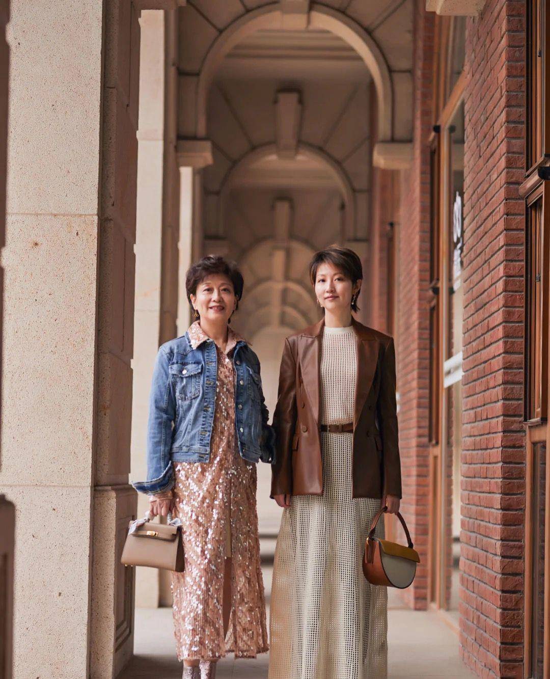 体重|身高158、体重60kg，这位小个子微胖妈妈真会穿，显瘦又气质优雅