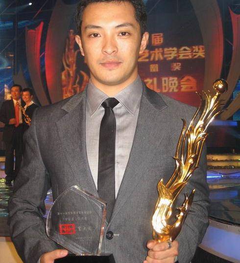 不上综艺不接广告,富大龙的原则,令多少年轻演员汗颜