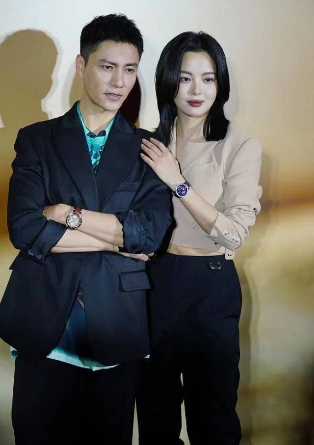 氛围|45岁陈坤还有少年感,与辛芷蕾同穿西装参加活动,看不出大了10岁