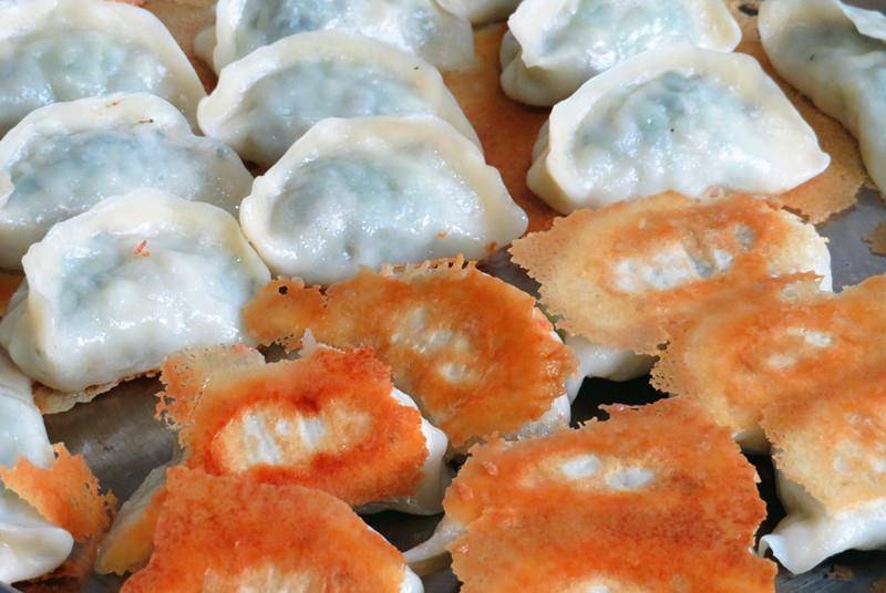 面团|早餐煎饺用这两样调馅，比素三鲜的还好吃，儿子一人能吃一锅！