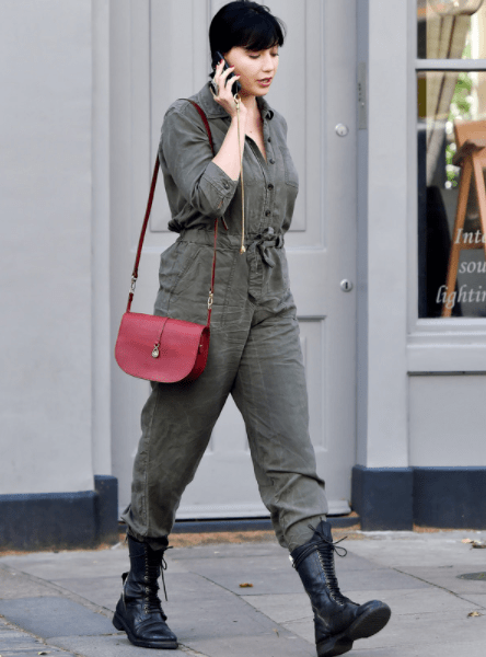 整体|初秋该换上时髦的连体裤了,修身的版型优雅时尚,尽显干练的气质