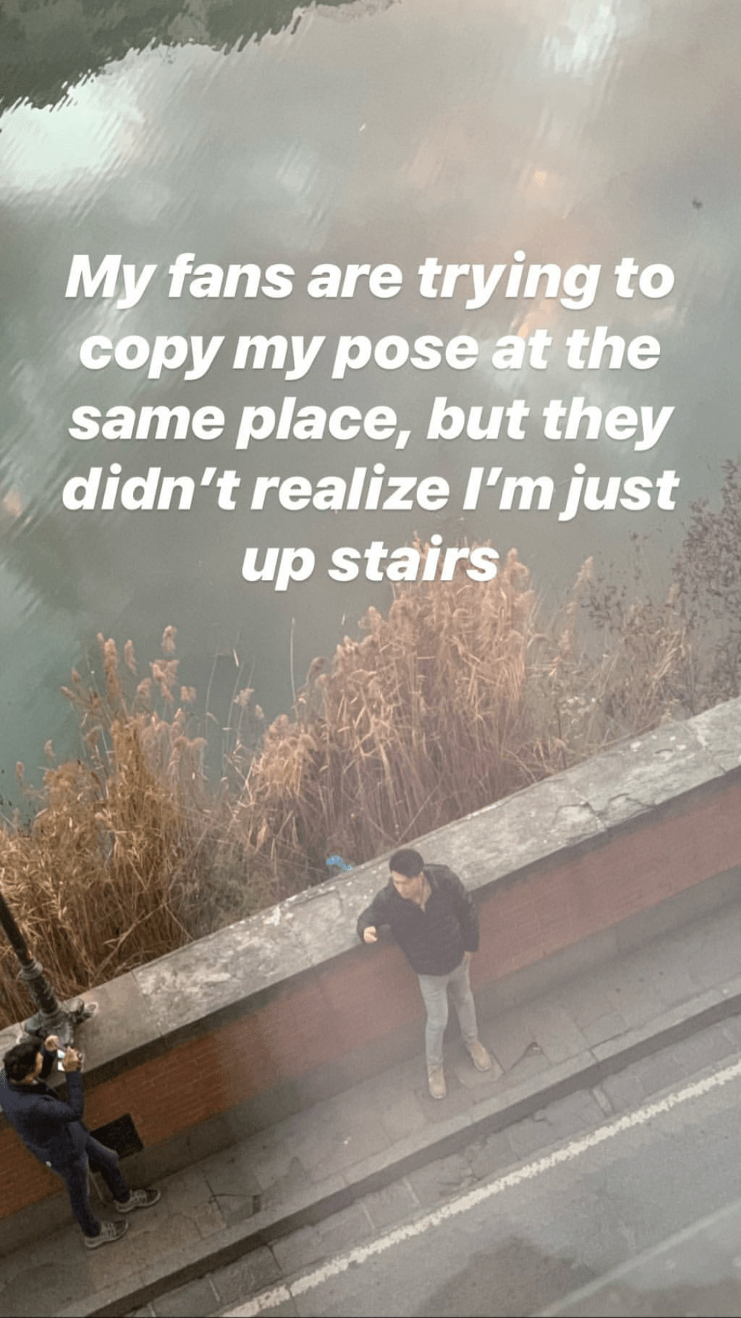 名畫|周杰倫打卡巴黎名勝，和女兒拍照復刻名畫超會玩，小周周亭亭玉立