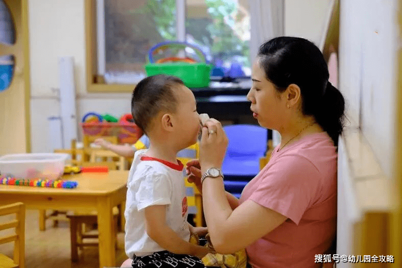 什么|开学第一天人类幼崽会多有趣？不哭的是基本操作，狠的直接打园长