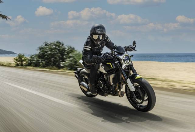 春风700clx运动版上市售价478万配备全套brembo只贵了两千块