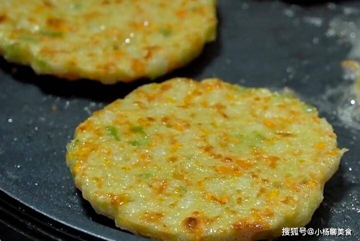 做法|入秋后, 宁可不吃大鱼大肉也要吃此菜,烙成小饼,鲜嫩又营