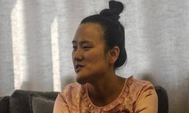 面容|还记得那个“歪脸女孩”赵宏秋吗?她放弃百万年薪,甘愿教书育人