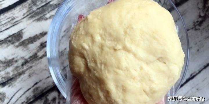 做法|电饭锅做早餐面包的配方,比蒸馒头还香甜,学会可以做给家人吃
