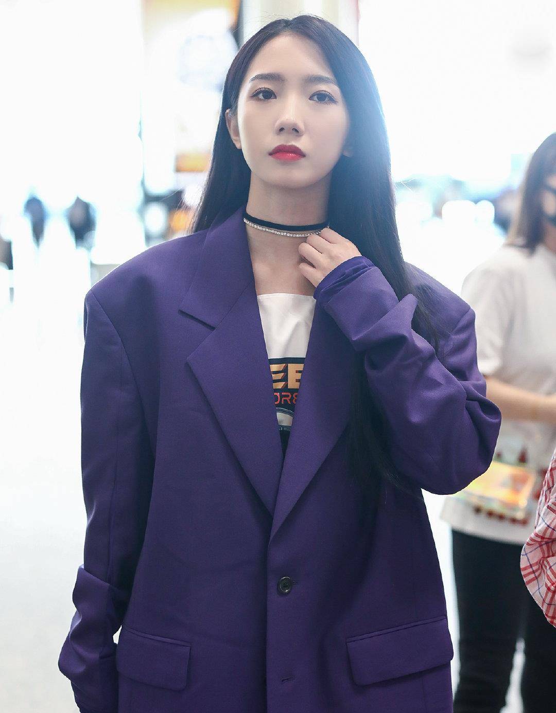 超短裙|男友风外套怎么搭？跟杨幂关晓彤学搭配，长腿超吸睛！