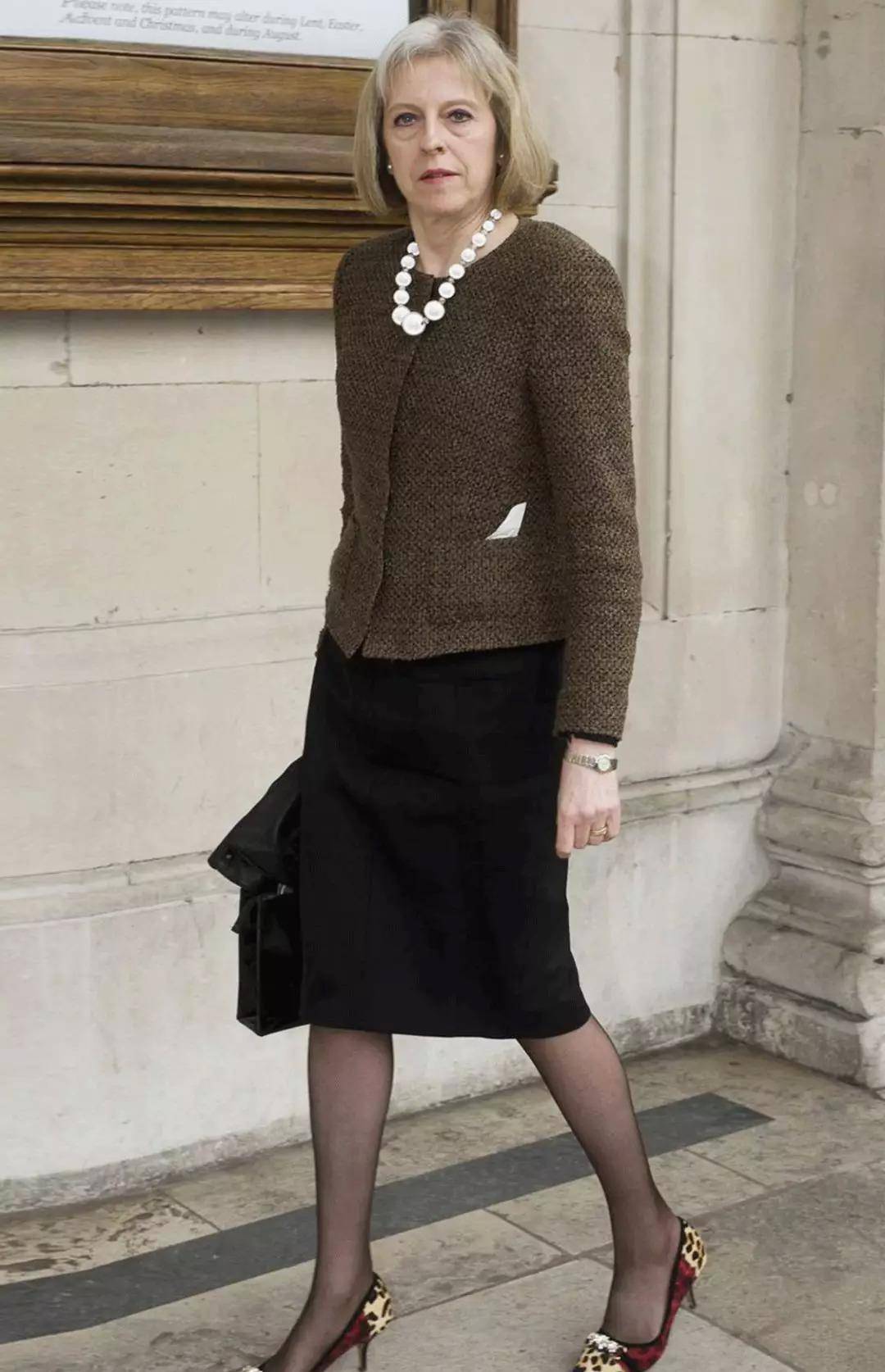 Bennett|穿着豹纹当首相，就算60岁也要画最美的妆，穿最美的衣服