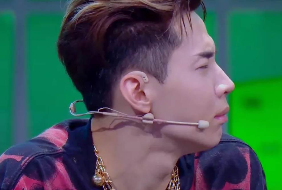 胸骨|刘宪华韩式综艺感又过头,拿筋膜枪怼韩庚太危险,节目组都慌了