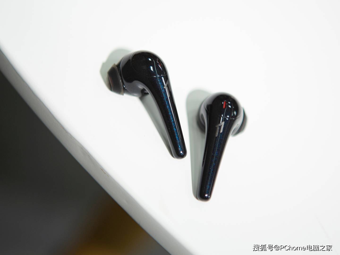 声音|1MORE Comfobuds 2舒适豆：无感佩戴的杰伦同款